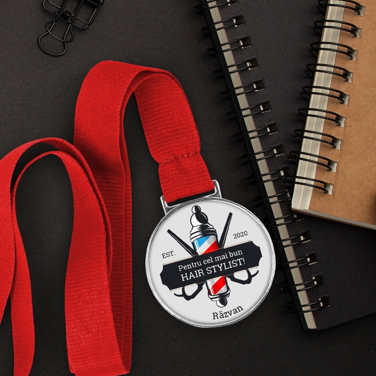 Personalisierte Medaille mit Botschaft – Friseur