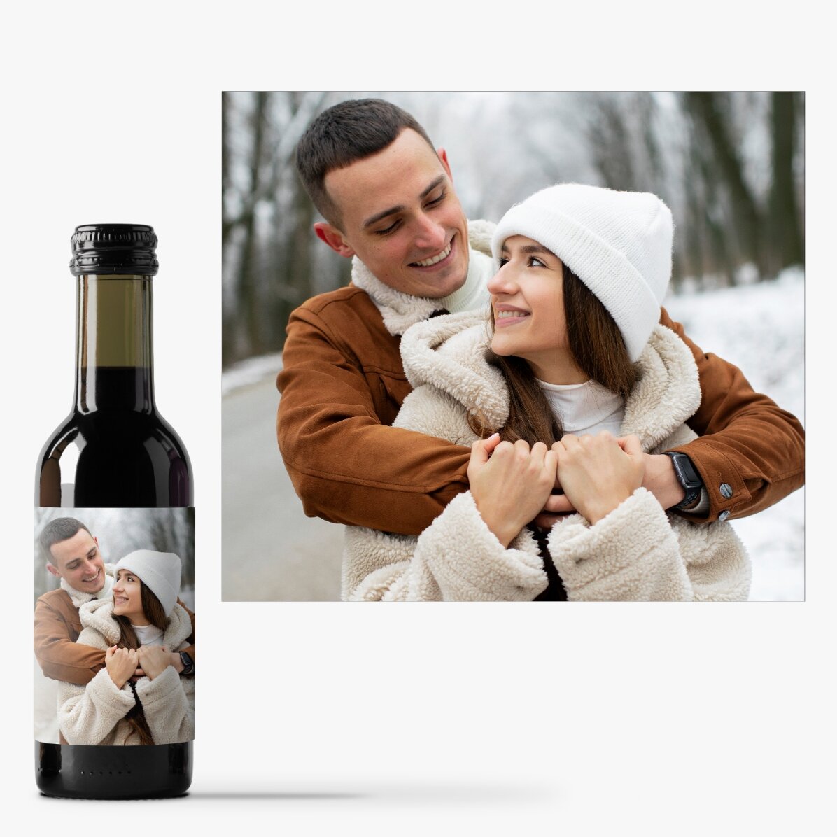 Kleine, mit einem Foto personalisierte Weinflasche