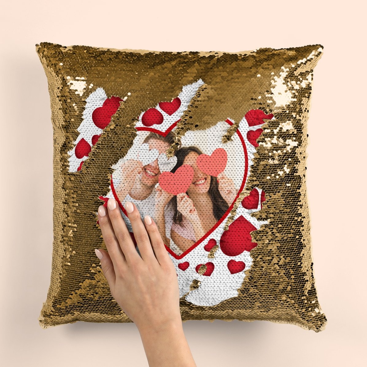 Personalisiertes Paillettenkissen mit einem Foto und Herzchen