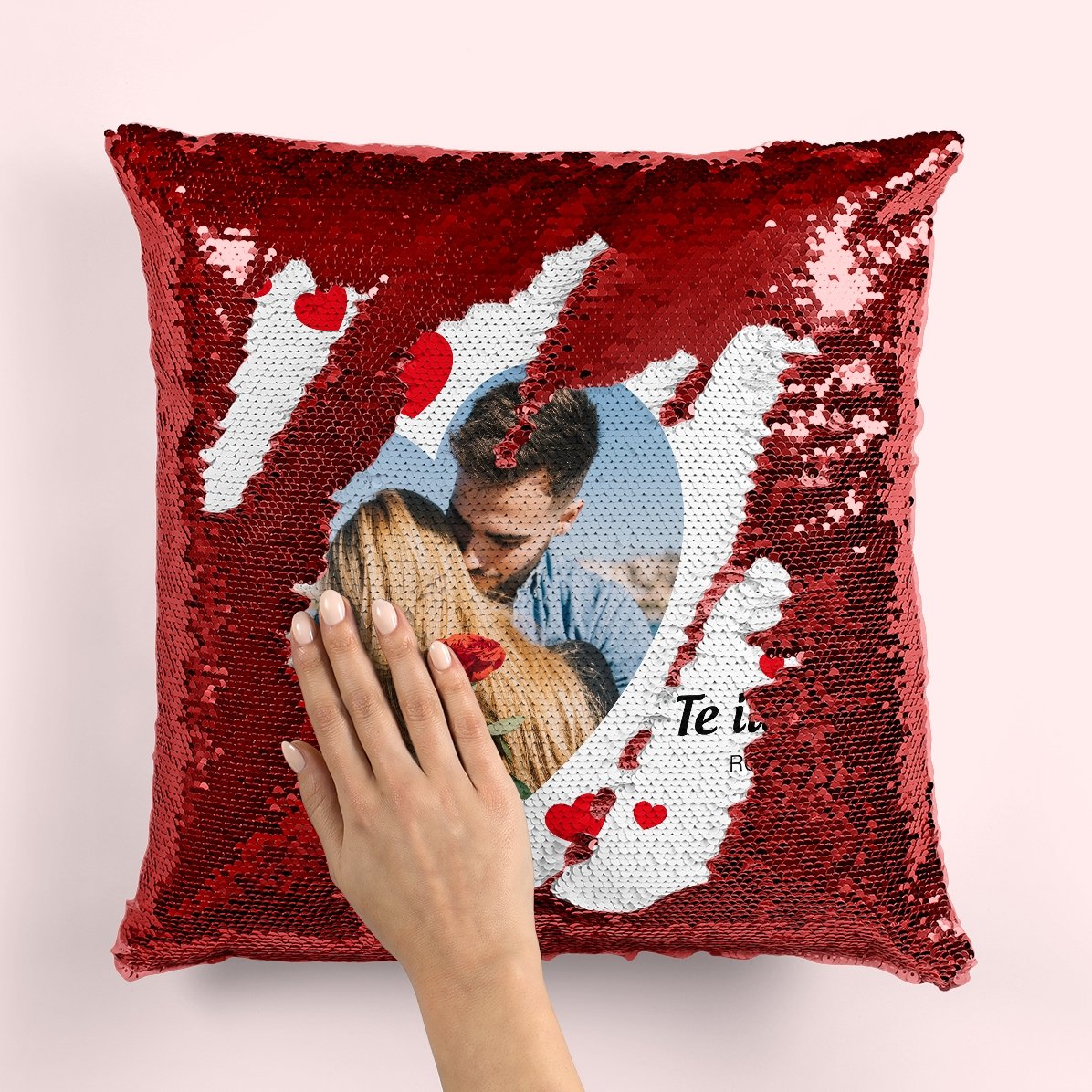 Personalisiertes Paillettenkissen mit einem Foto und einer Liebesbotschaft