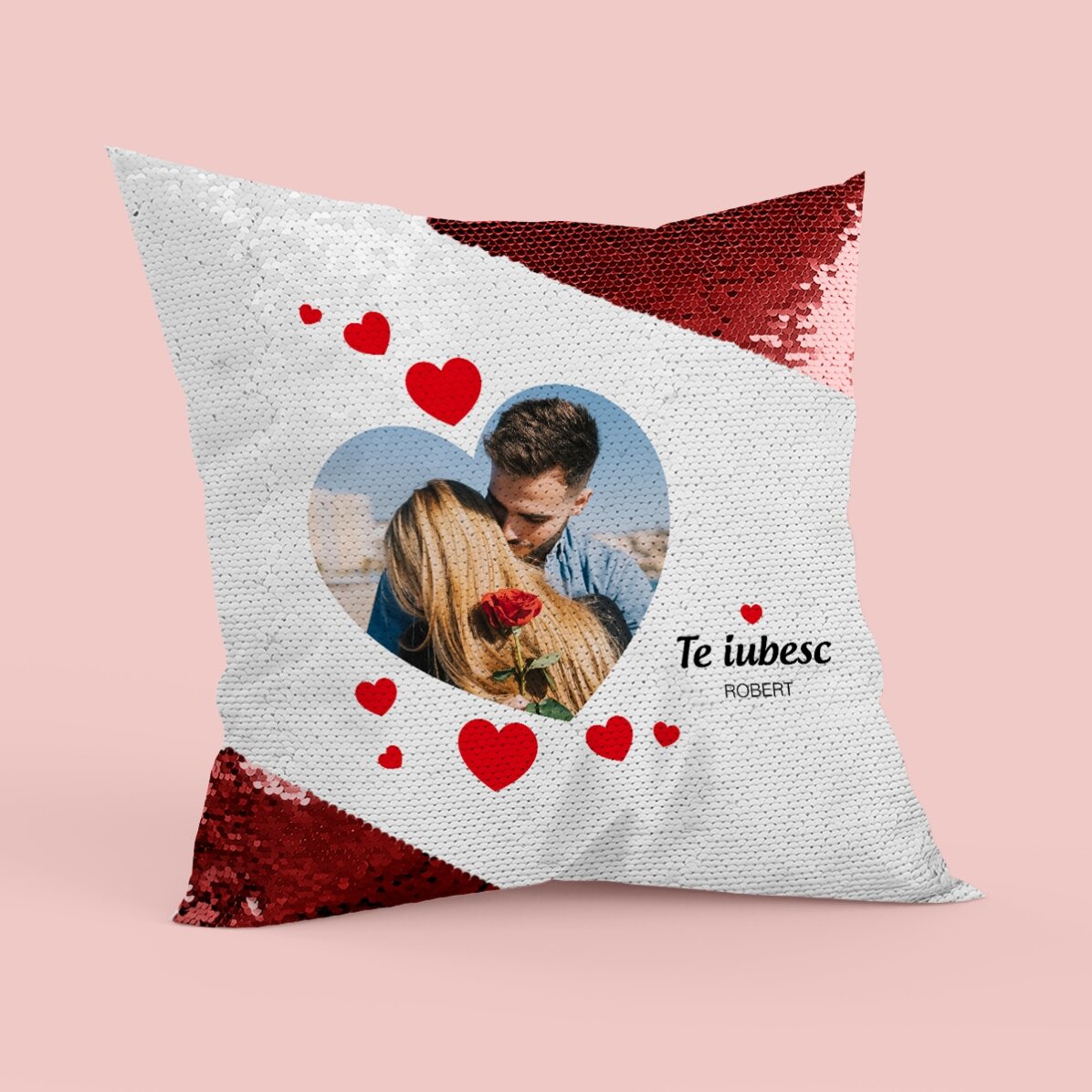 Personalisiertes Paillettenkissen mit einem Foto und einer Liebesbotschaft