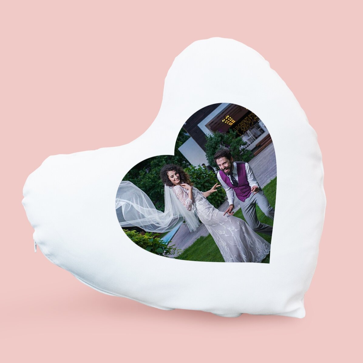 Personalisiertes Kissen in Herzform mit einem Foto