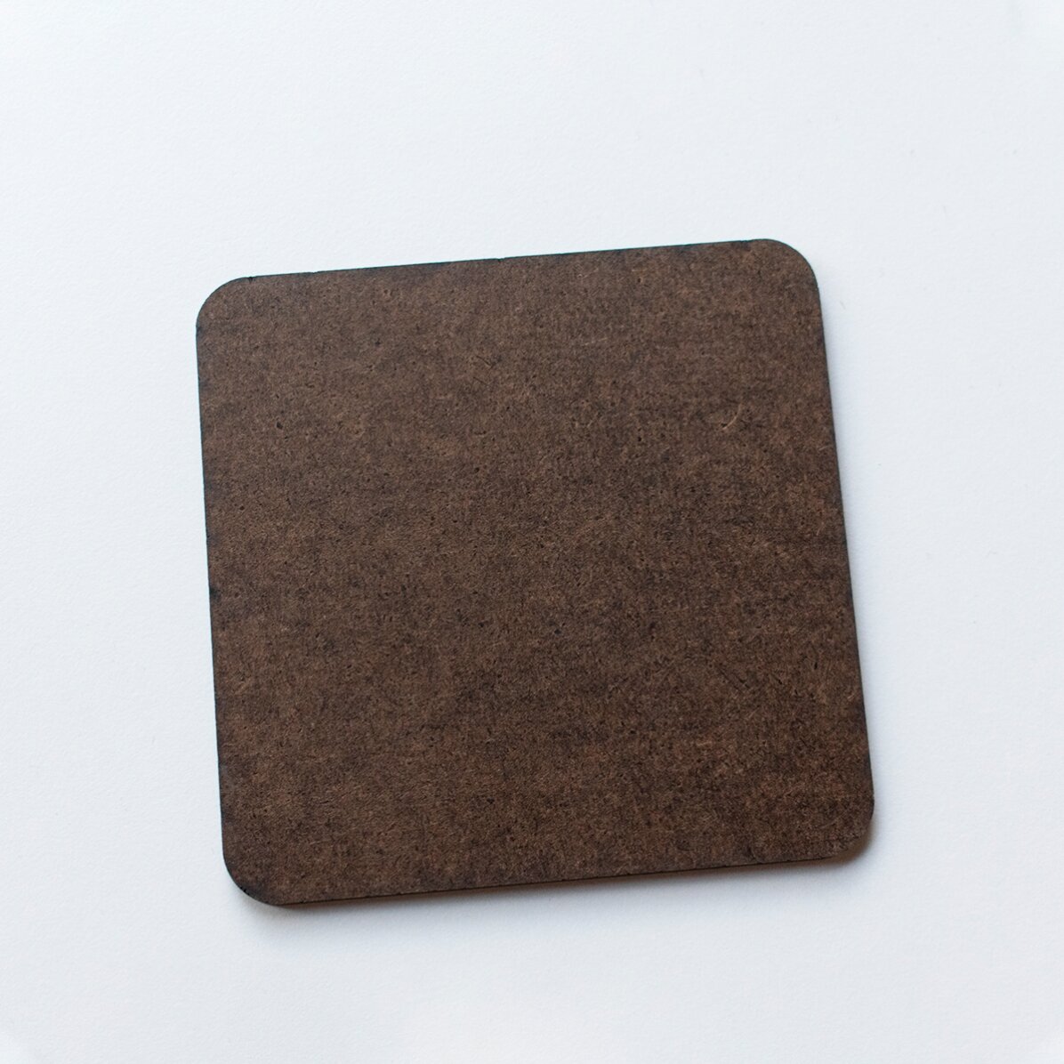 Individuell gestaltete Plakette mit QR-Code und Text