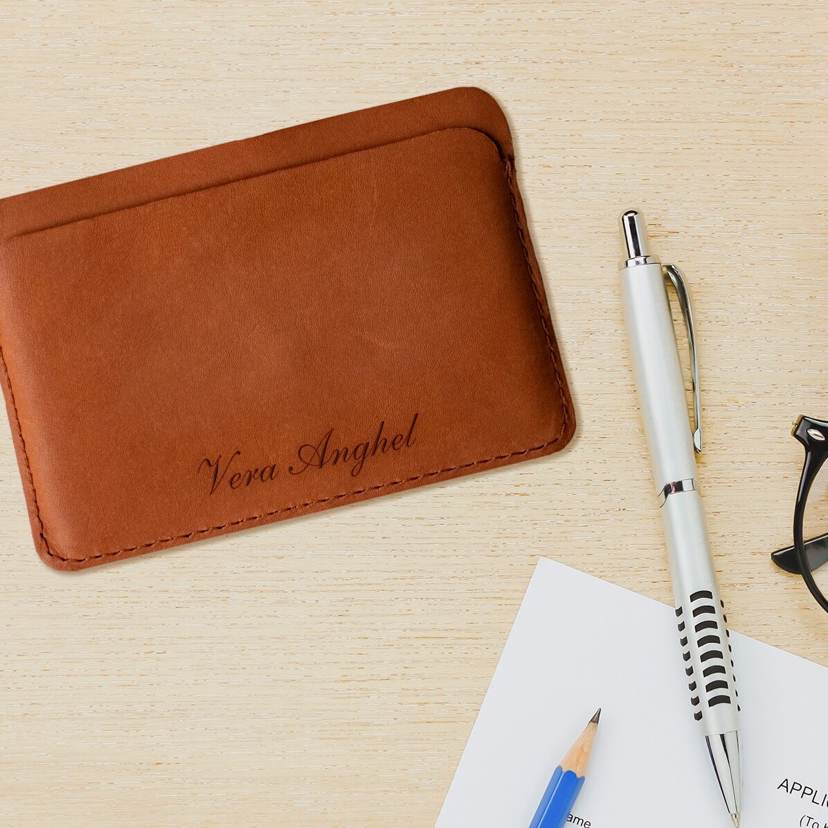 Personalisierte Lederbrieftasche mit Namen in der Mitte