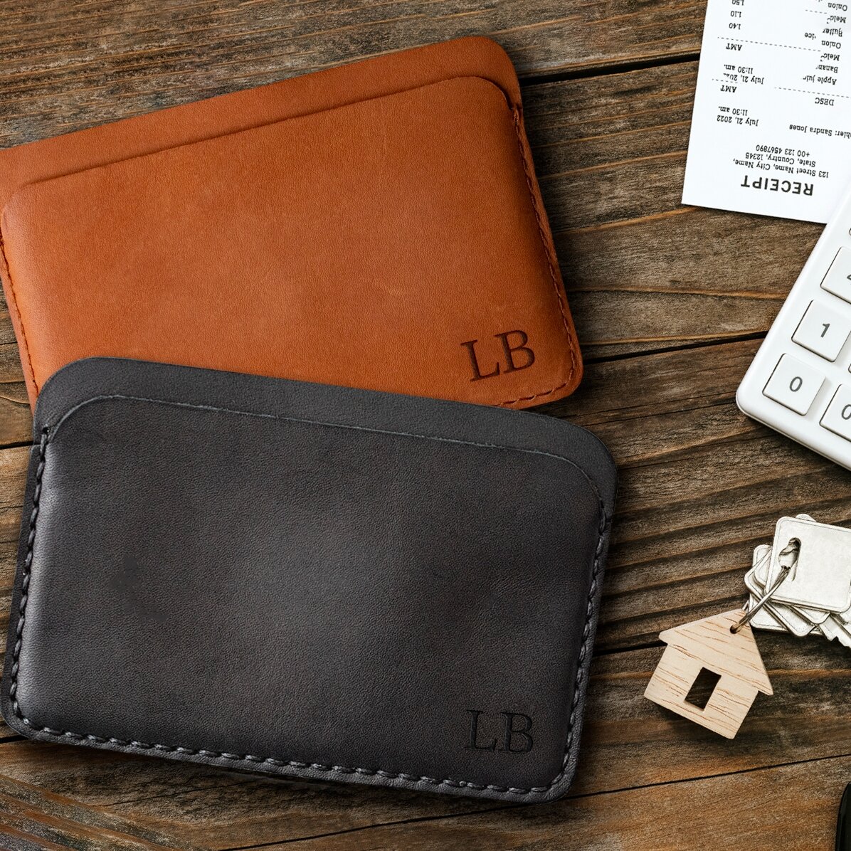 Personalisierte Lederbrieftasche mit Initialen