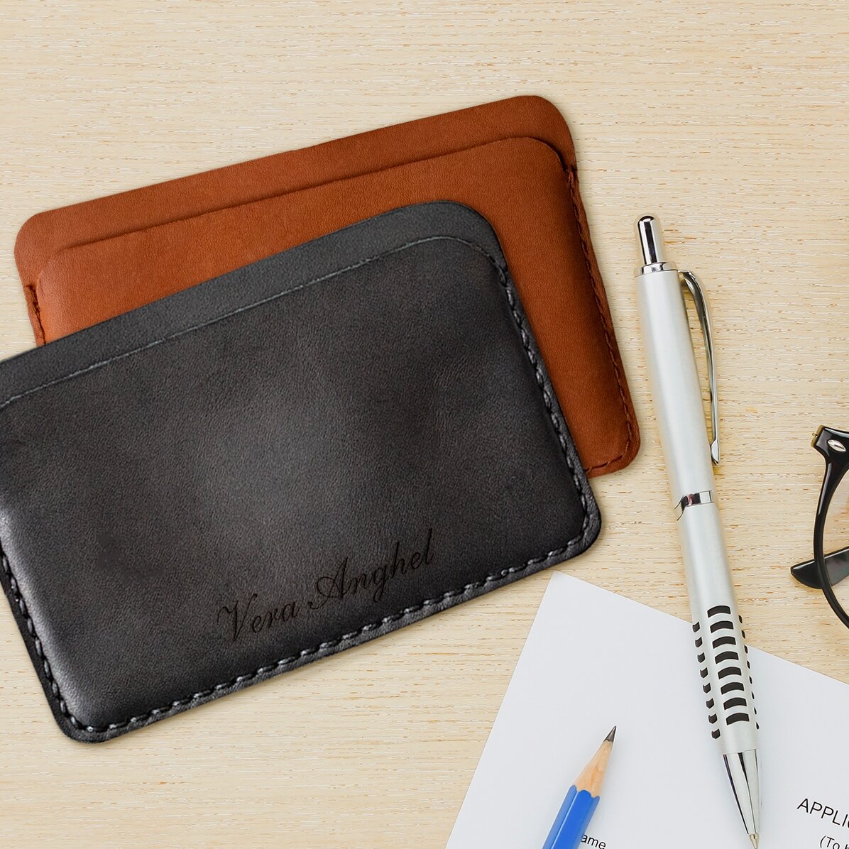 Personalisierte Lederbrieftasche mit Namen in der Mitte