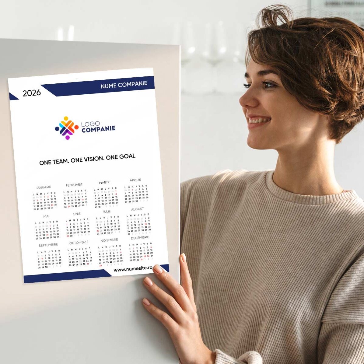 Individuell gestaltetes Kalenderposter mit Logo und Botschaft