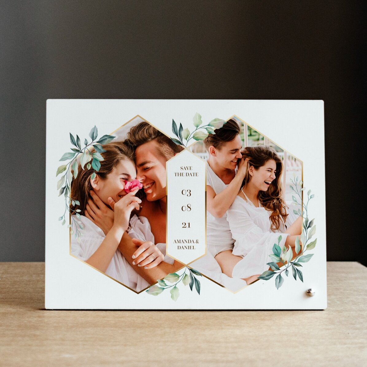 Personalisierter Fotorahmen für den Schreibtisch mit 2 Fotos und Text – Hochzeit