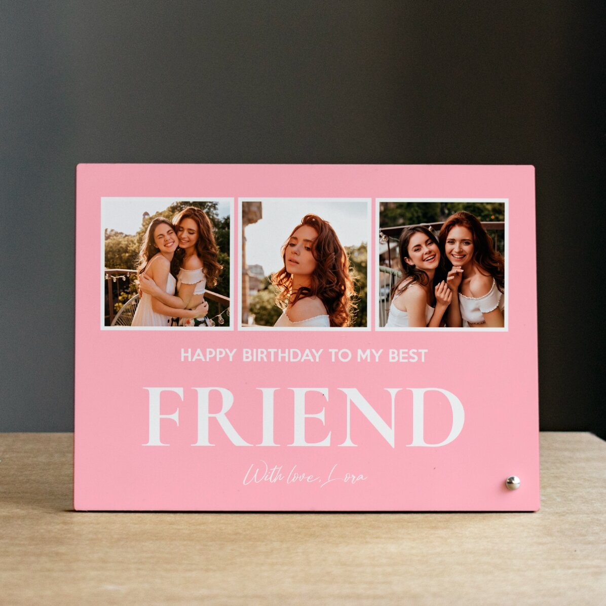 Personalisierter Fotorahmen für den Schreibtisch mit 3 Fotos und Text – With love