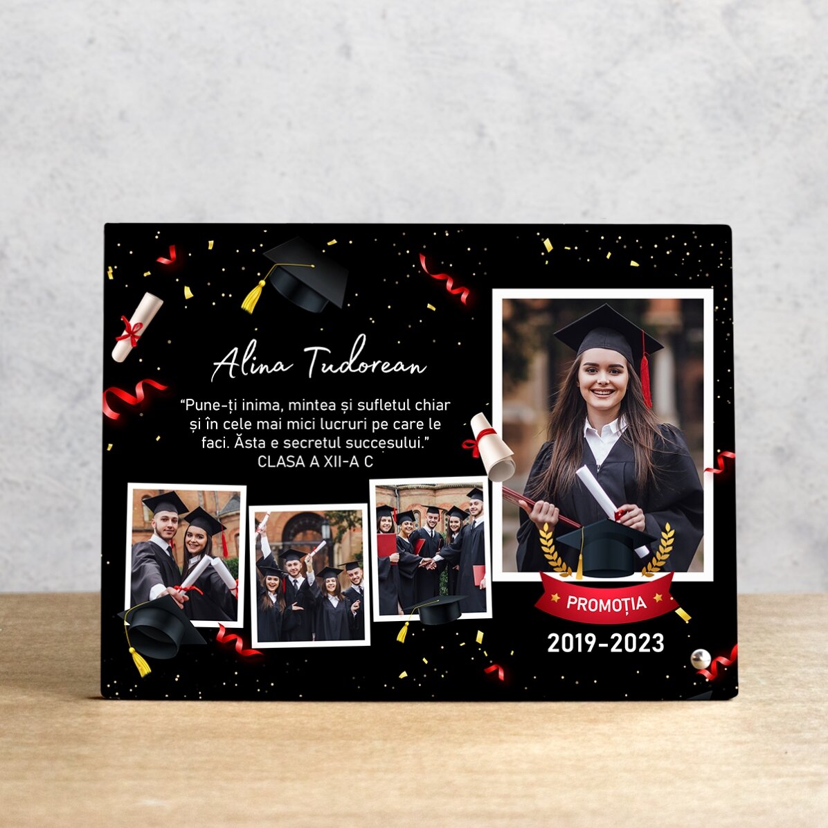 Personalisierter Fotorahmen für den Schreibtisch mit 4 Fotos und Text für Absolventen