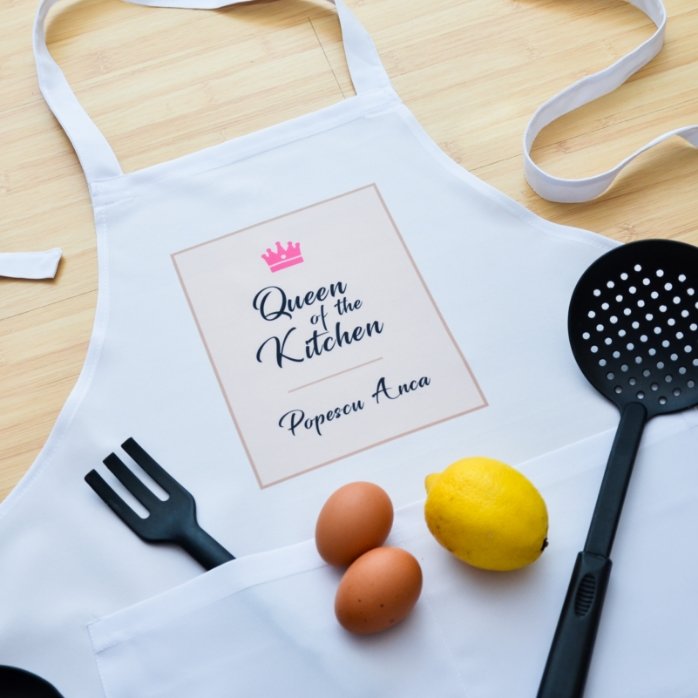 Individuell gestaltete weiße Schürze – Queen Of The Kitchen