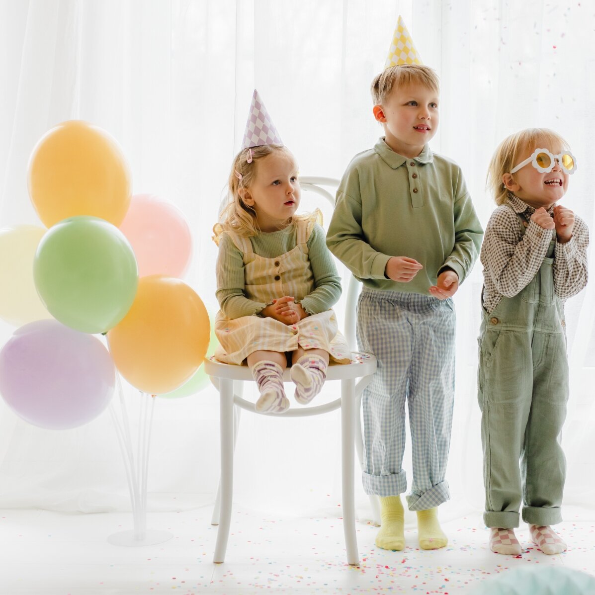 Stand mit verschiedenen Luftballons