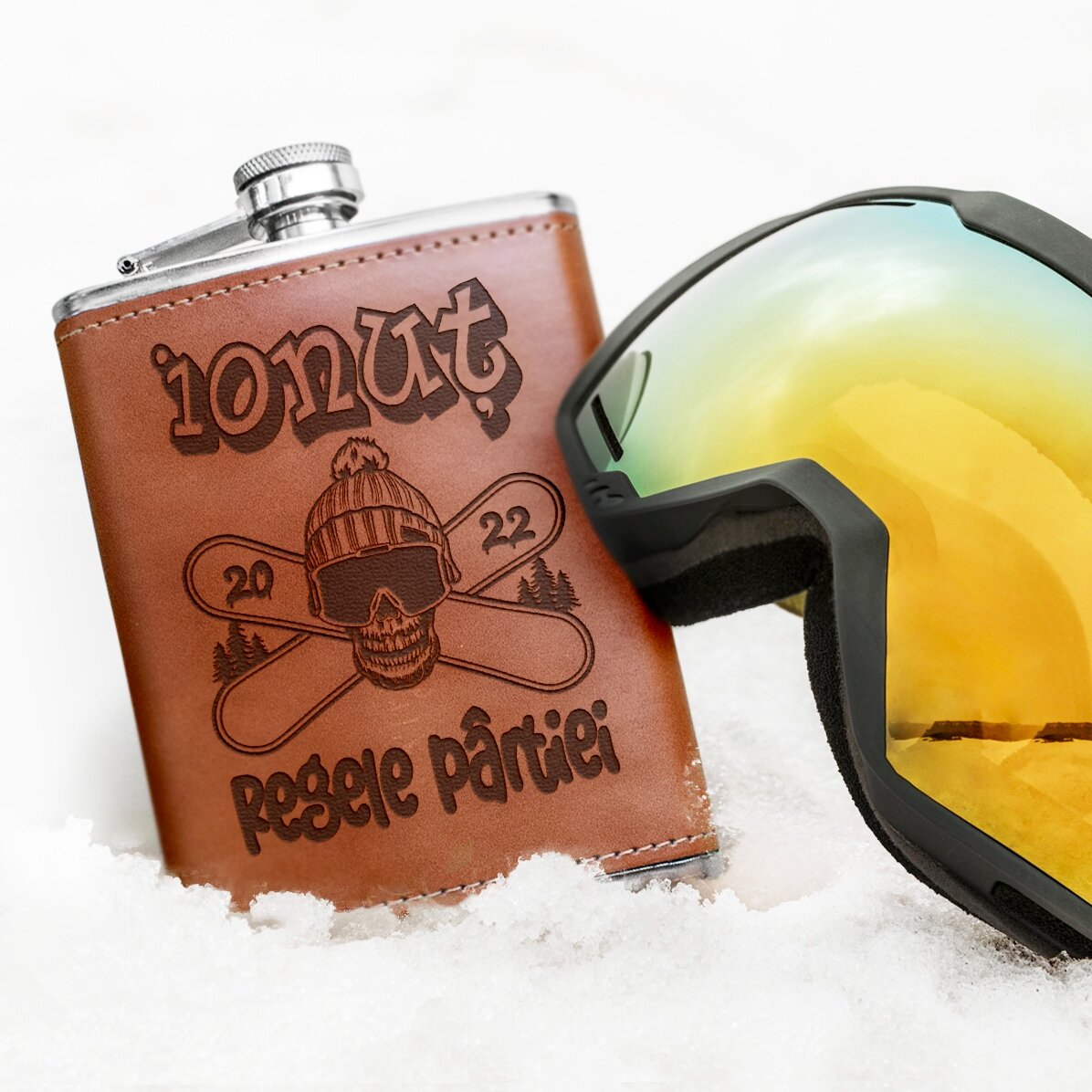 Leather-covered pocket flask personalised with name - Skull Snowboard