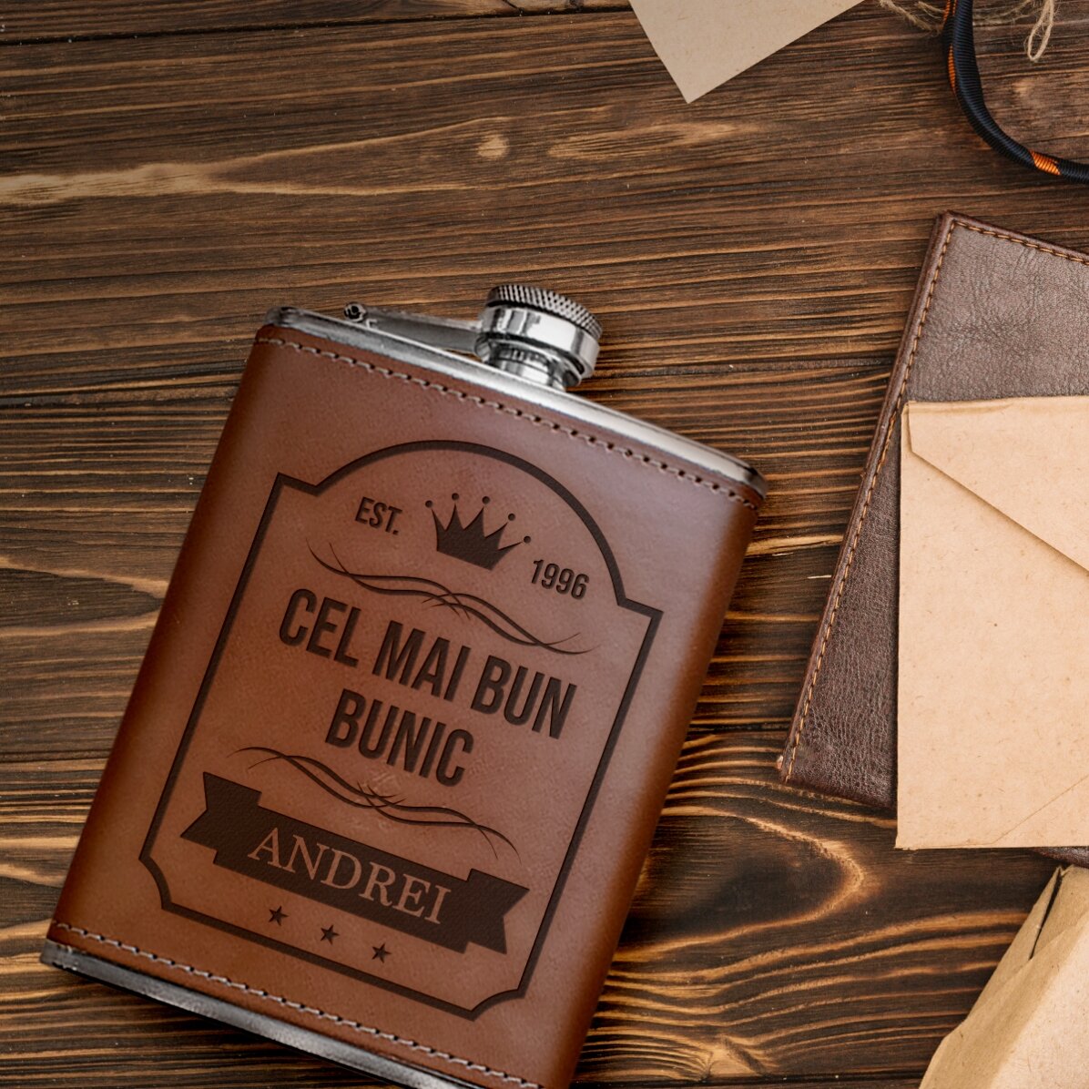 Personalisierte, mit Leder bezogene Taschenflasche mit Text – Die beste