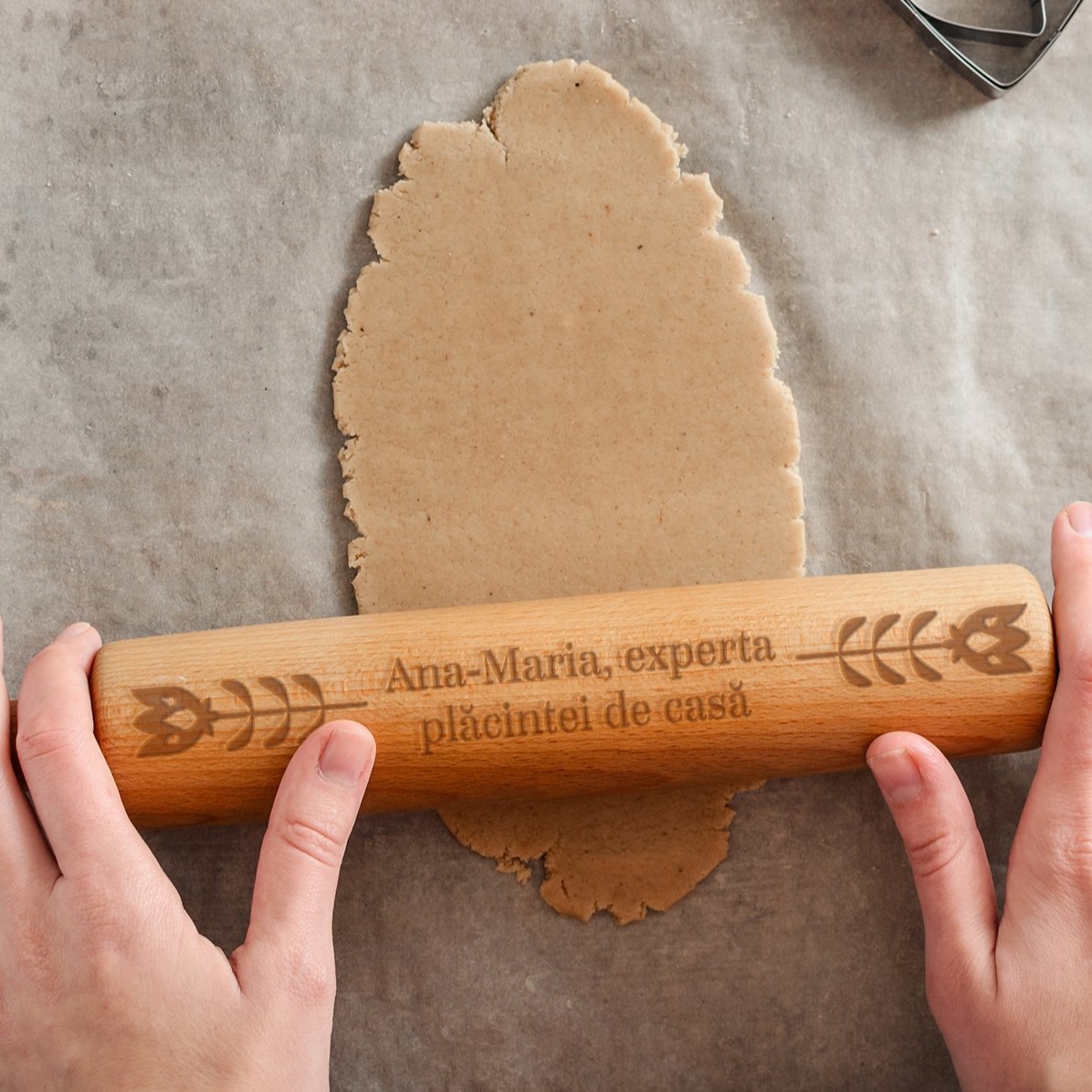 Individuell gestalteter Holzroller – Die Kuchen-Expertin