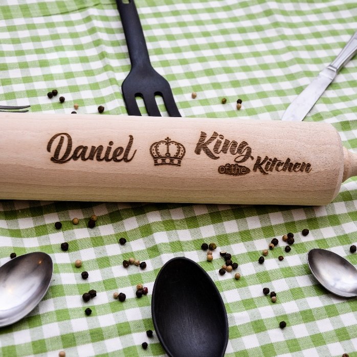Individuell gestalteter Holz-Teigroller – King of the Kitchen