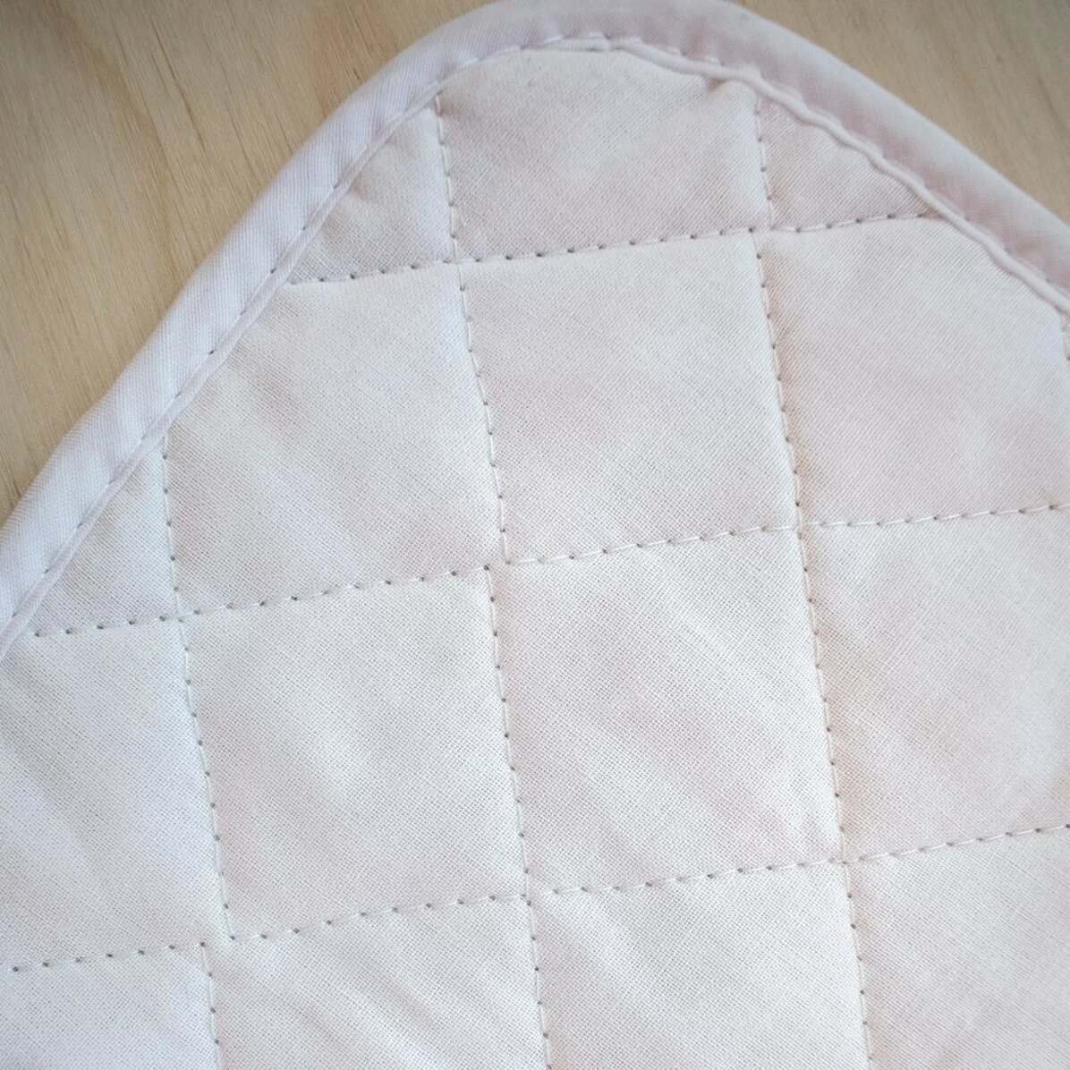 Personalised hot pot holder with text - In the family