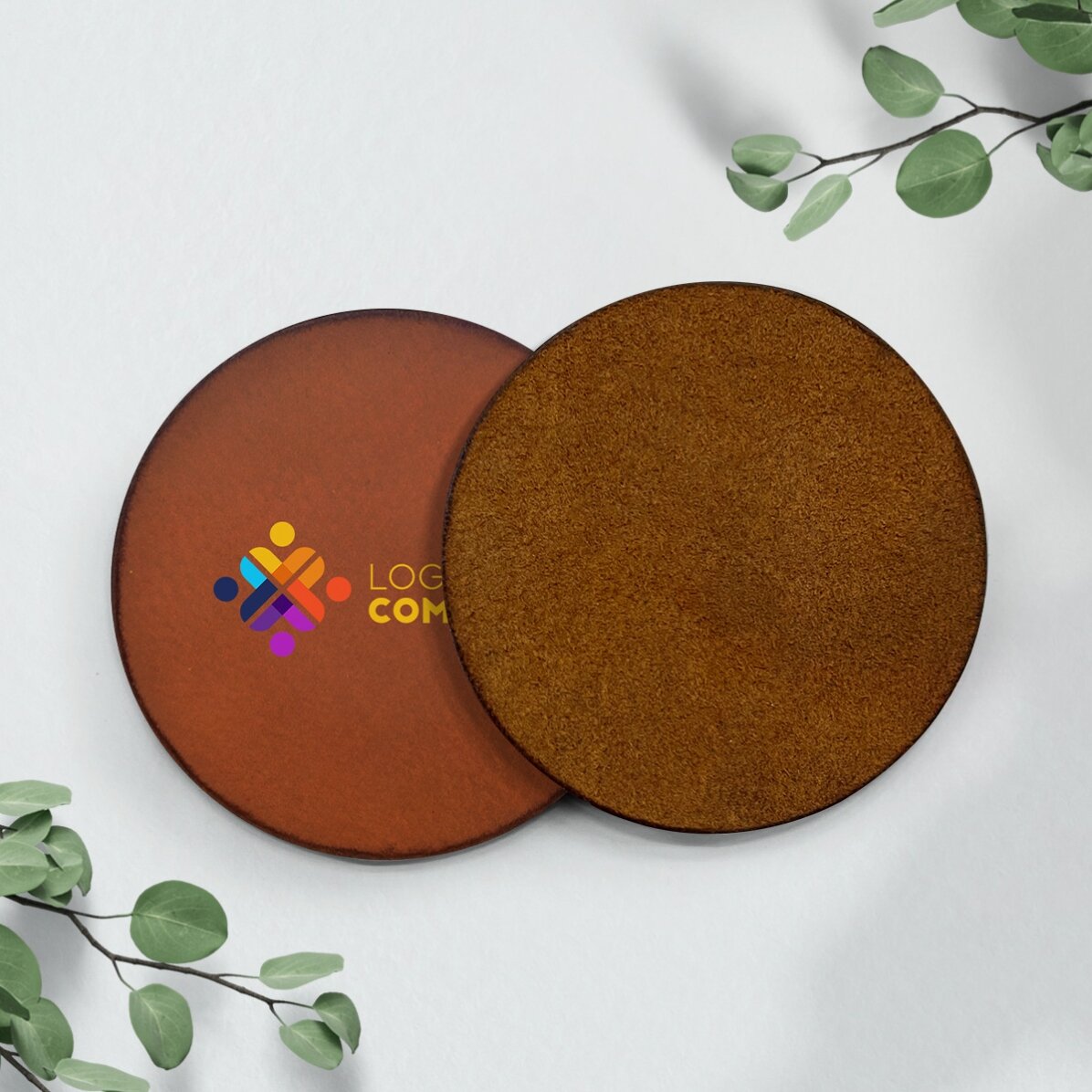 Personalisierter, farbiger Gläserhalter aus Leder mit Logo