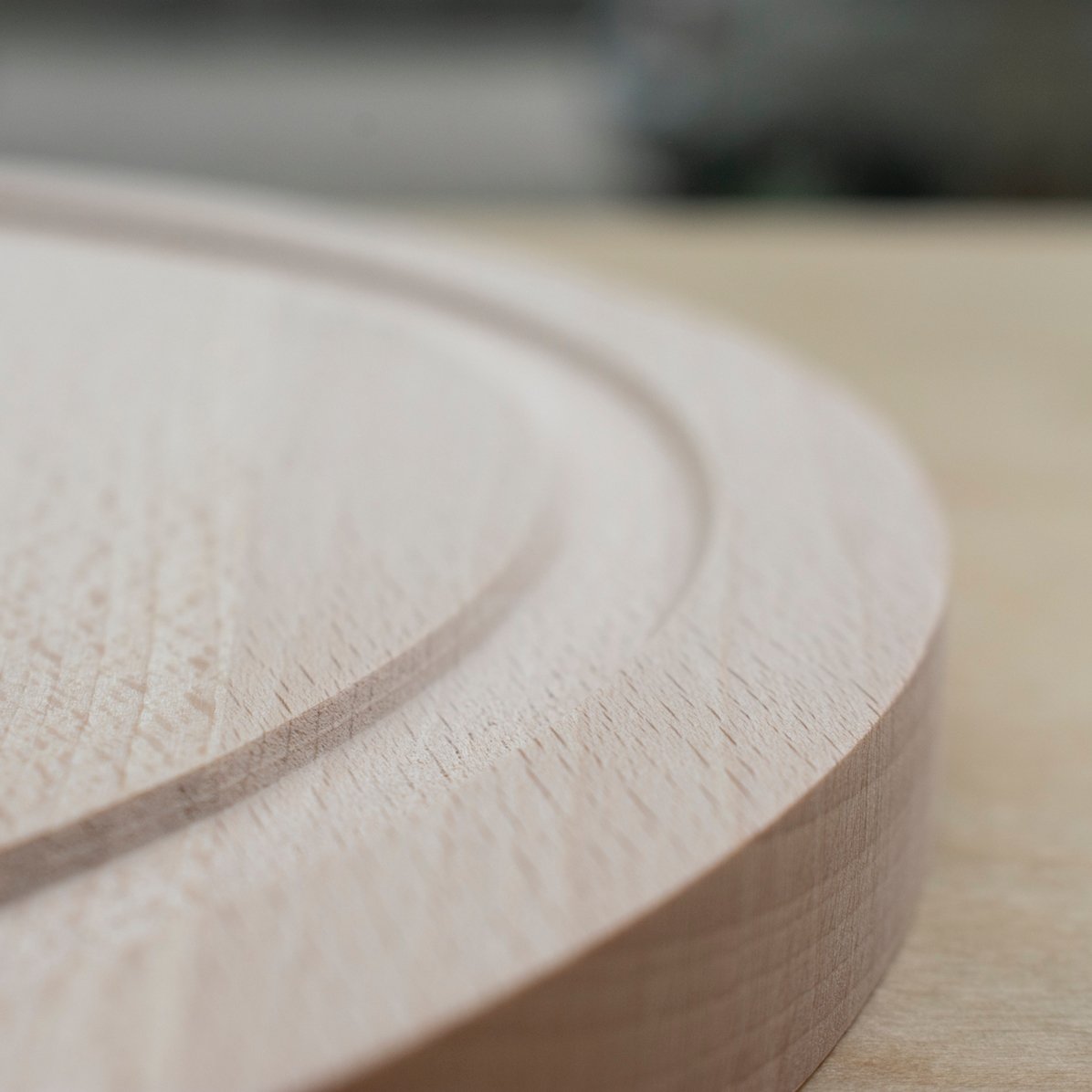 Individuell gestalteter runder Schneideblock – Queen of the Kitchen
