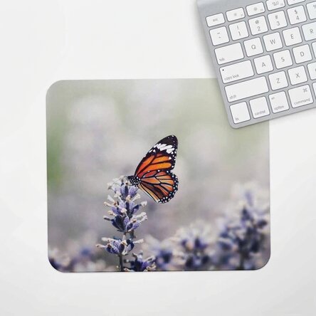 Individuell gestaltetes Mauspad mit Schmetterling