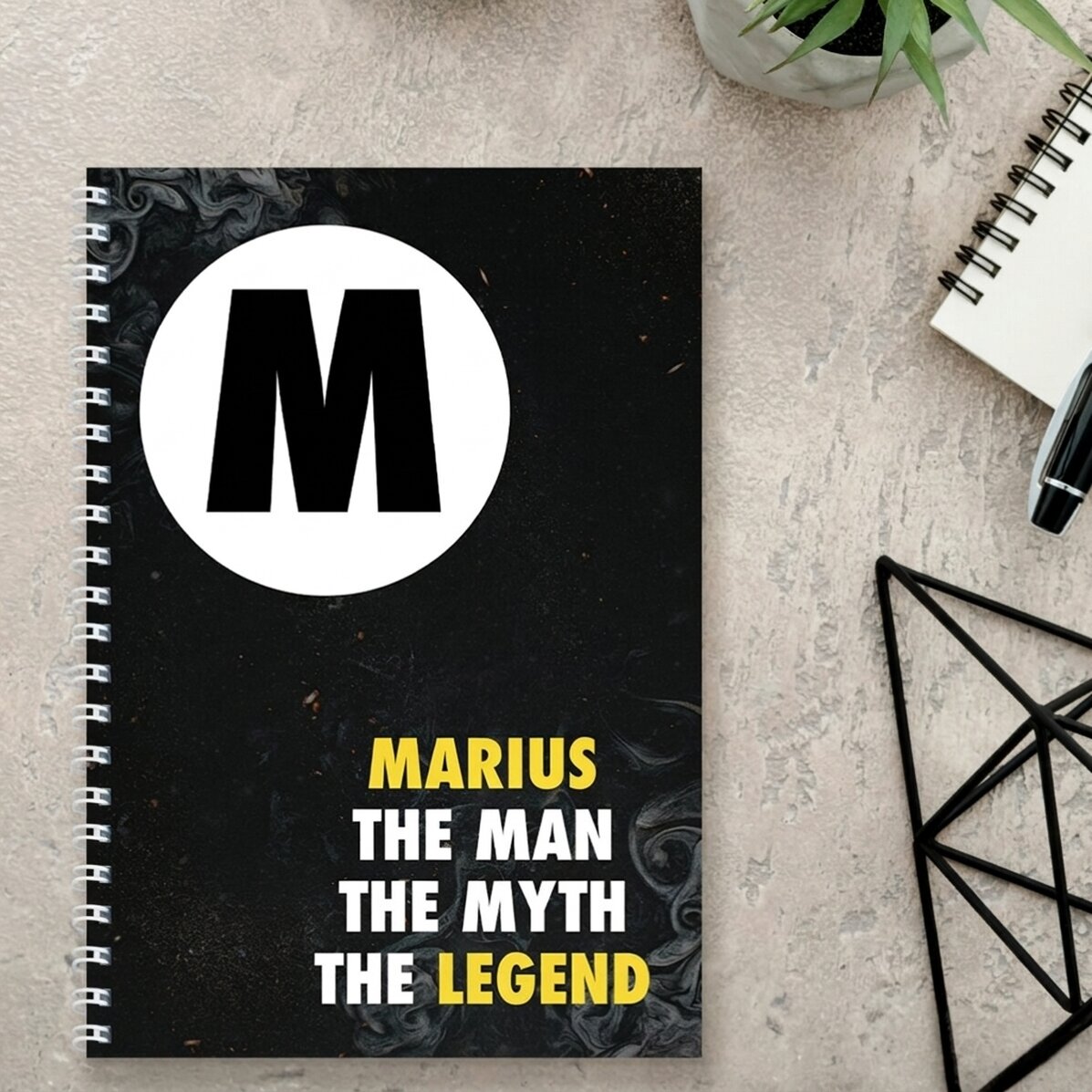 Personalisiertes Notizbuch mit Text – The Legend