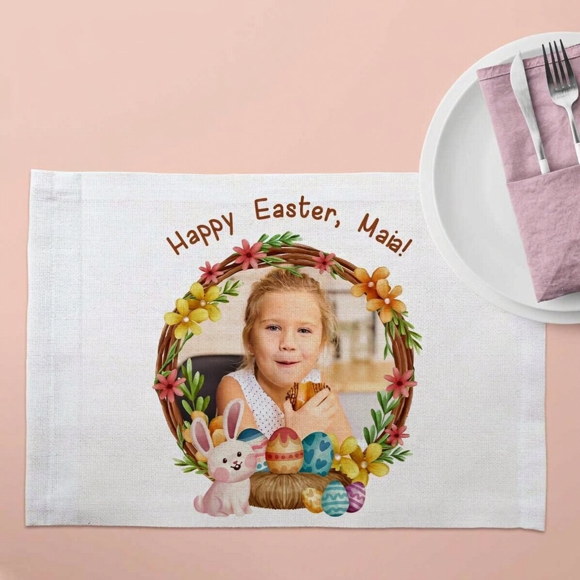 Individuell gestalteter Tellerhalter mit Foto und Text – Frohe Ostern!