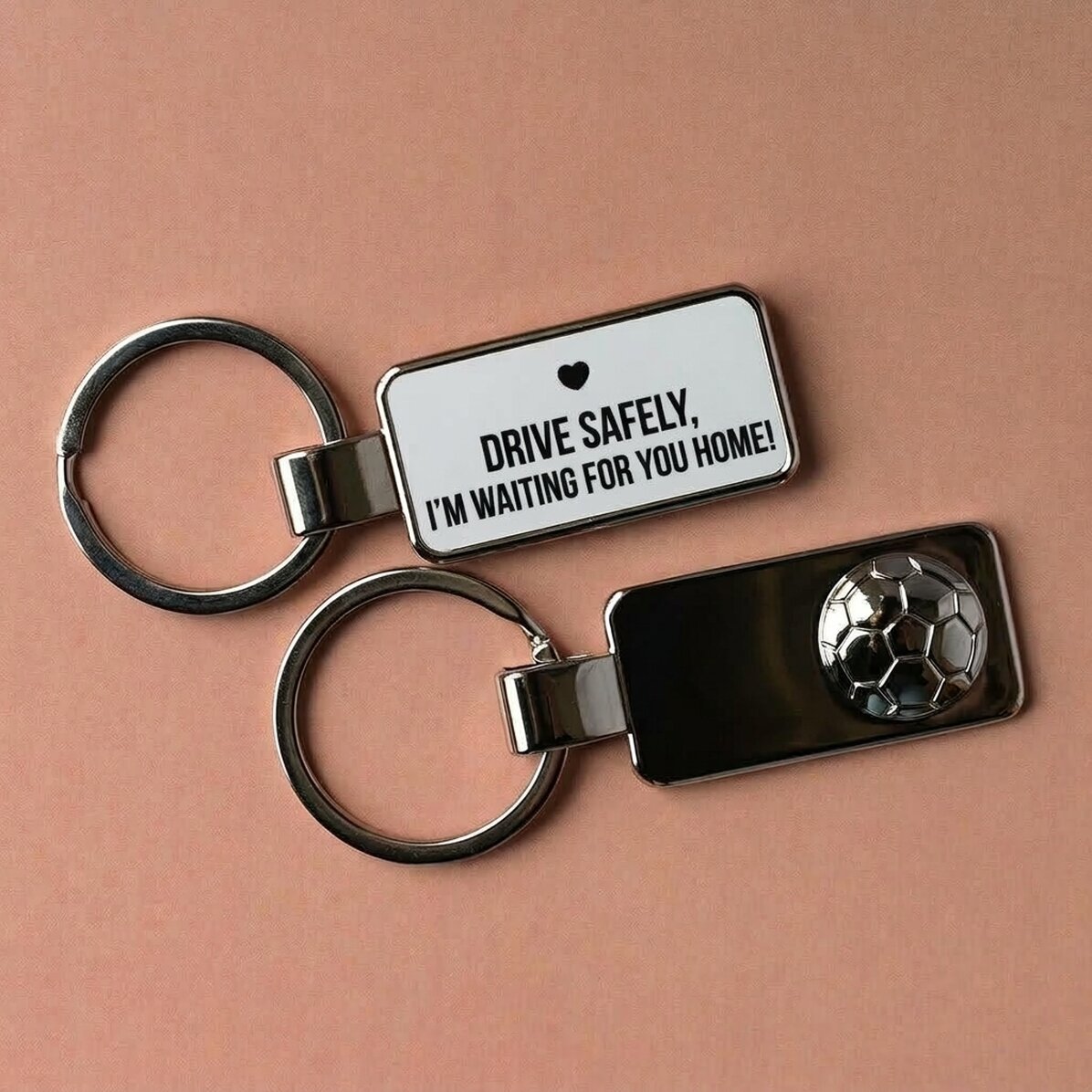 Personalisierter Schlüsselanhänger mit Text – Fußball-Motiv