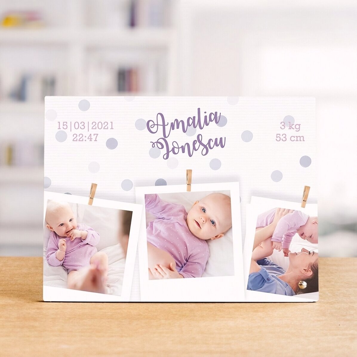 Personalisierter Fotorahmen für den Schreibtisch mit 3 Fotos und Text – Welcome, baby!