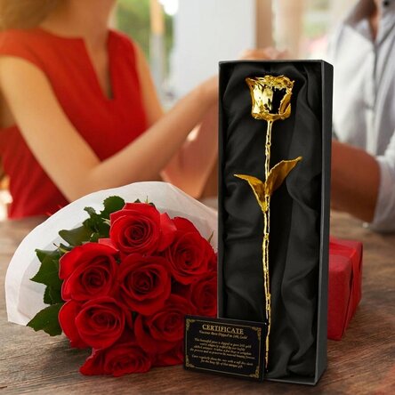 Mit 24-karätigem Gold überzogene Rose