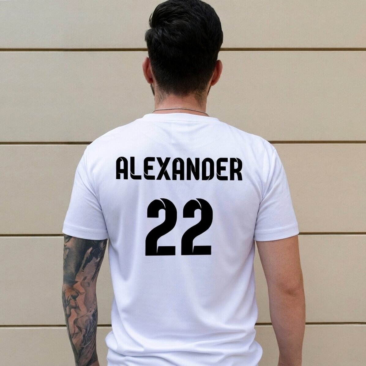 Individuell gestaltetes Sport-T-Shirt mit Namen und Nummer auf dem Rücken – Fußball-Modell