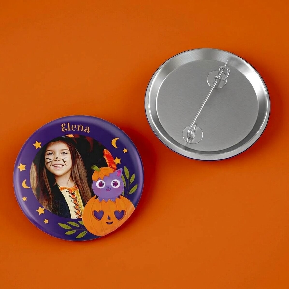 Personalisiertes Button mit Foto und Namen – Halloween-Kürbis