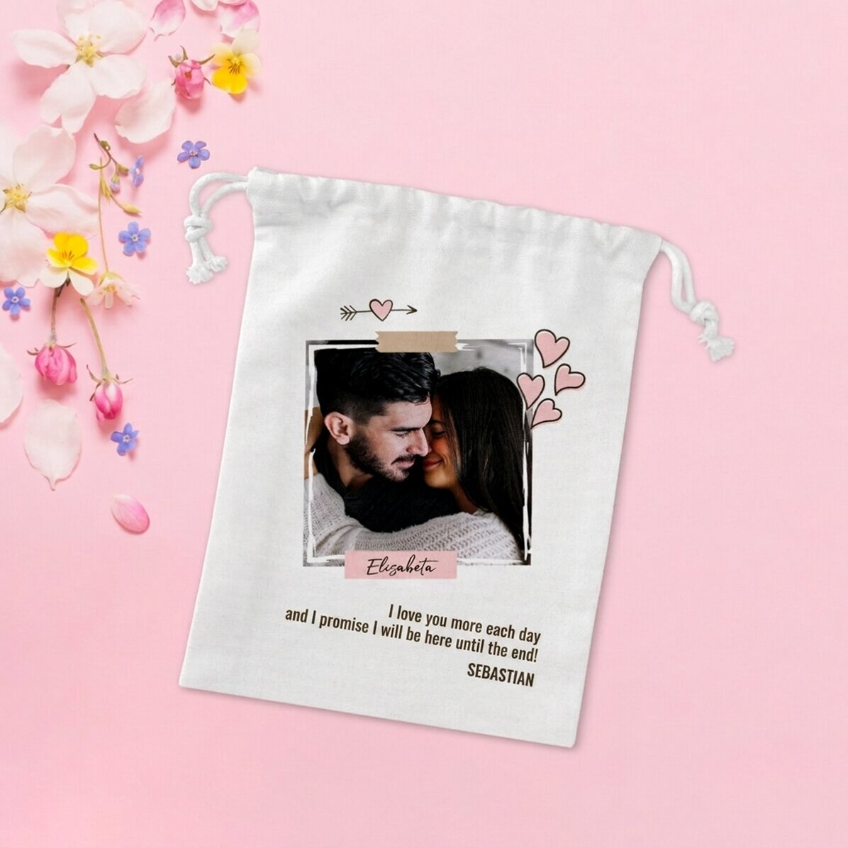 Kleiner Geschenksack, individuell gestaltet mit einem Foto und einem Text – „In love“