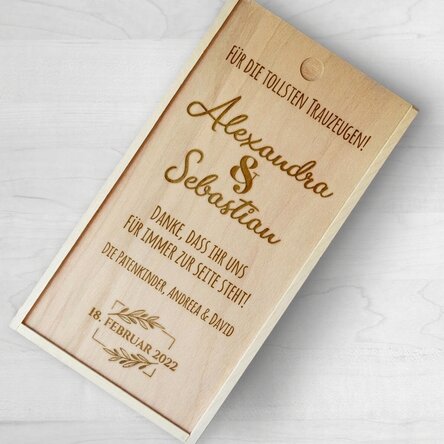 Personalisierte Geschenkbox aus Holz mit Datum und Widmung – Für die tollsten Paten!