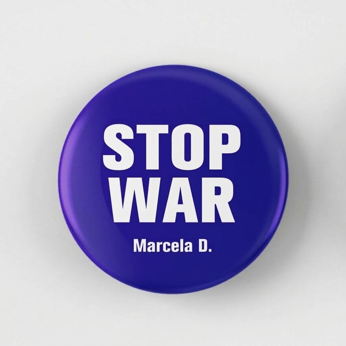 Personalisiertes Namensschild – STOP WAR