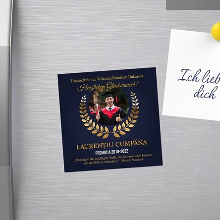Individuell gestalteter 10x10-Magnet mit Foto und Text zum Schulabschluss