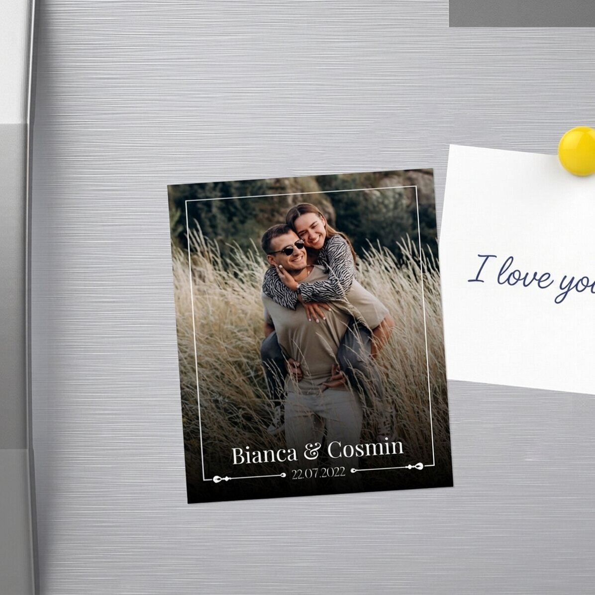 Individuell gestalteter Magnet (10 x 12 cm) mit Namen, Datum und Foto – Hochzeitsgeschenk