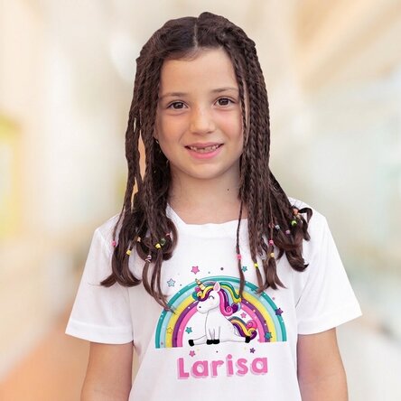 Personalisiertes Sport-T-Shirt für Kinder mit Namen – Einhorn und Regenbogen