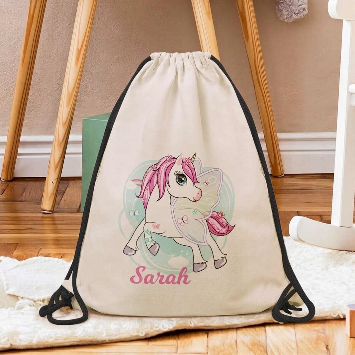 Personalisierter Rucksack mit Namen – Einhorn und Schmetterlinge