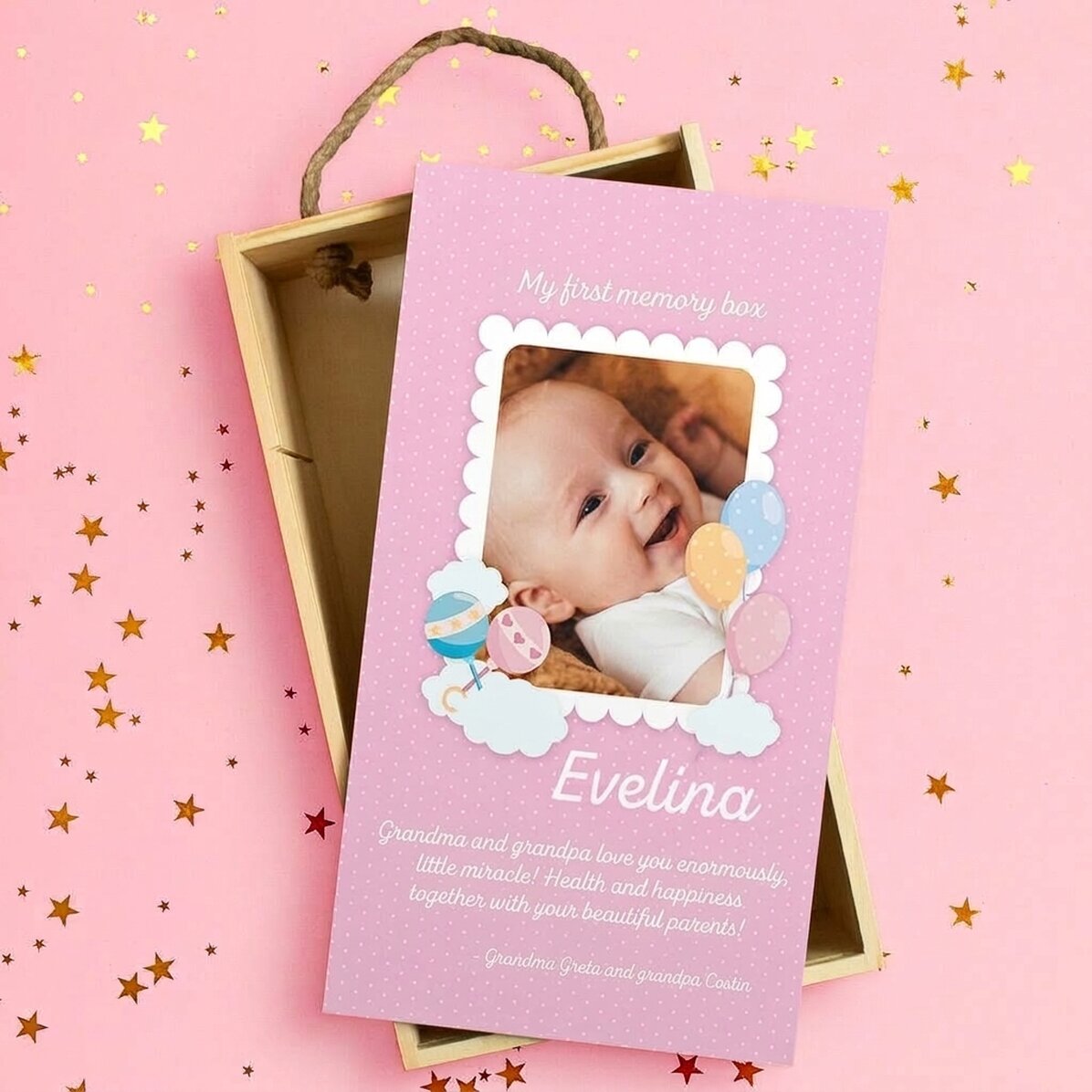 Personalisierte Geschenkbox aus Holz mit Foto und Widmung für Neugeborene