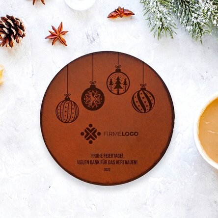 Personalisierter Untersetzer aus Leder mit Logo und Botschaft – Weihnachtskugel