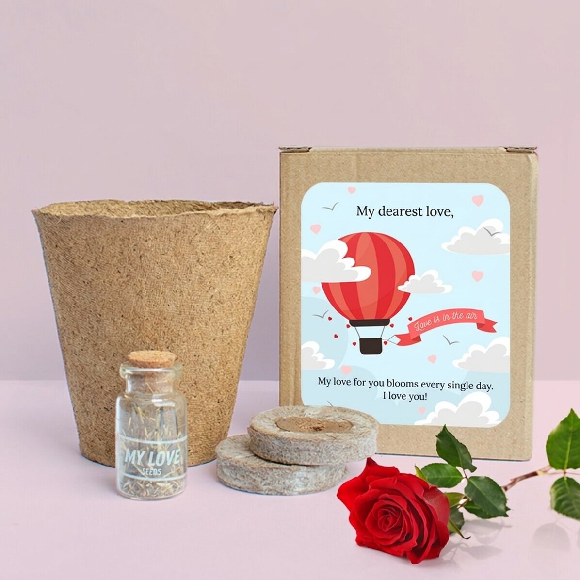 Set zum Pflanzen von Frühlingsblumen in einer personalisierten Schachtel mit Botschaft – Love is in 