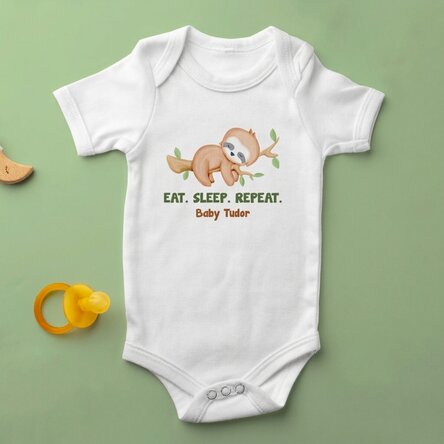 Personalisierter Baby-Body mit Aufdruck – Eat. Sleep. Repeat