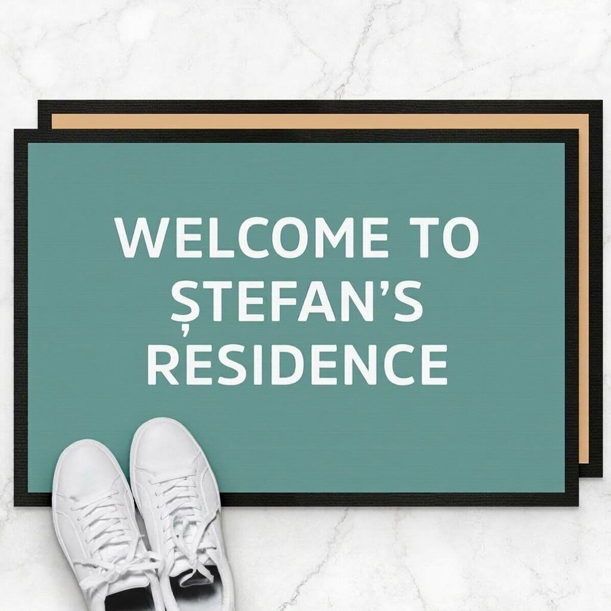 Individuell gestaltete Eingangsmatte mit Schriftzug – „Welcome to my residence“