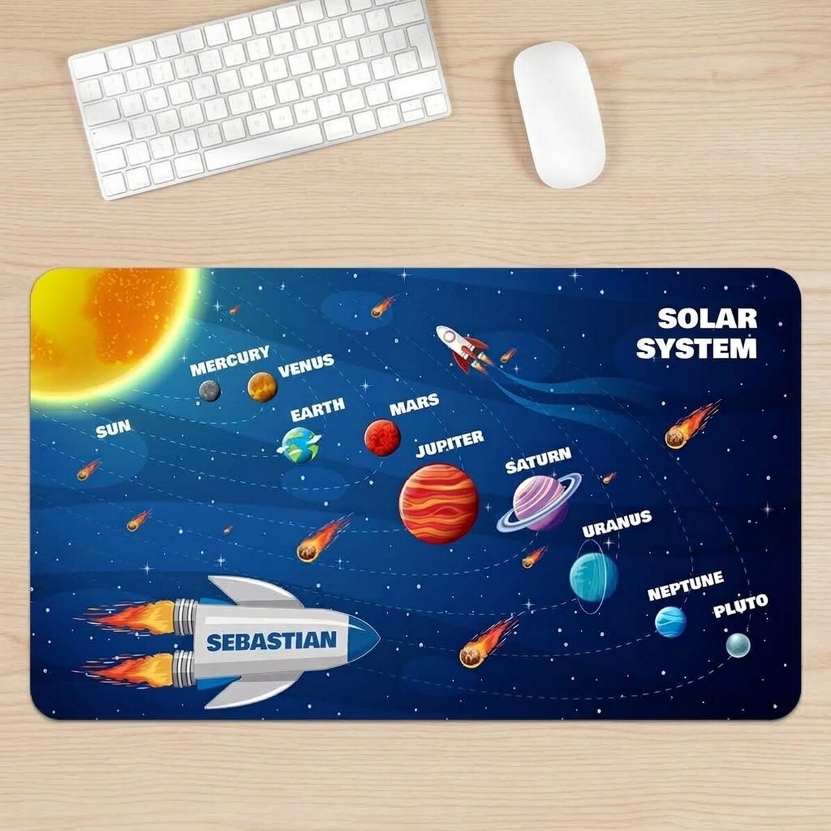 Individuell gestaltetes XXL-Mauspad mit Namen für Kinder – Das Sonnensystem