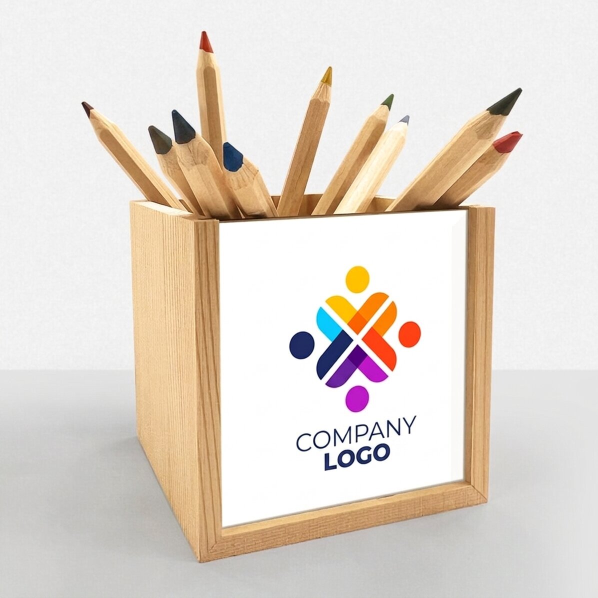 Individuell gestalteter Stifthalter mit Logo