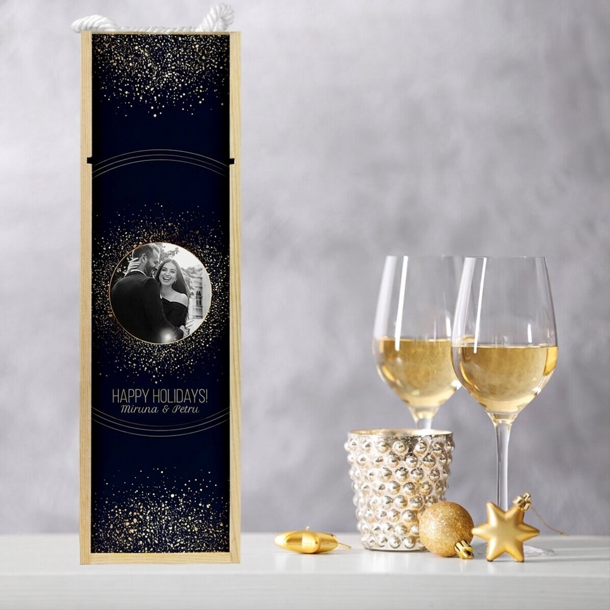 Personalisierte Weinkiste mit Foto und Text – Sparks of Joy
