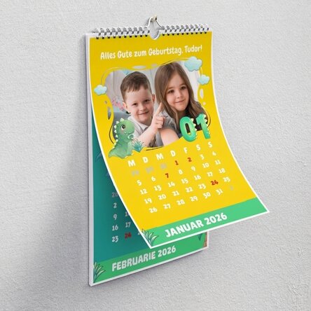 Individuell gestalteter Kalender für Kinder mit Fotos und Text – Dino