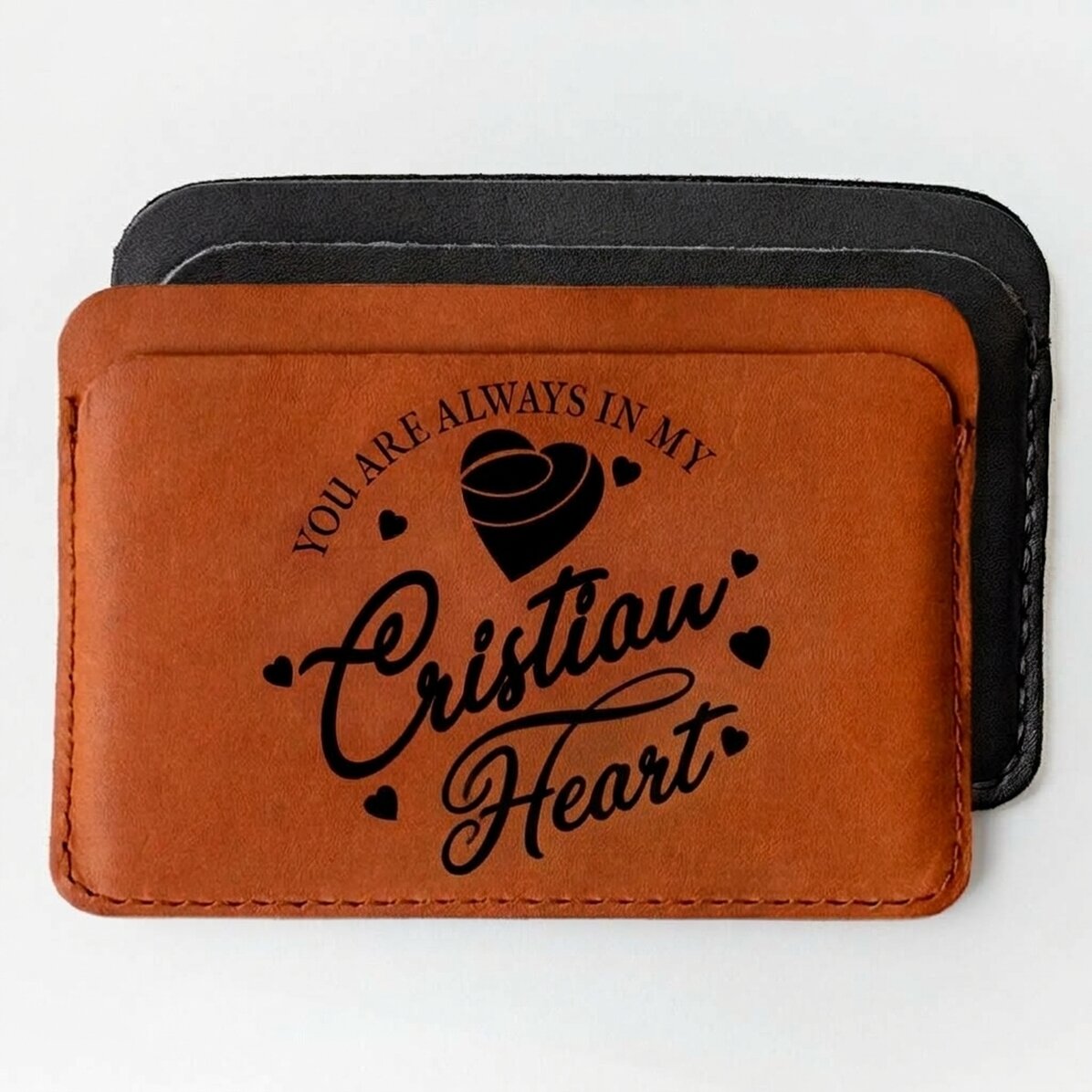Personalisierte Lederbrieftasche mit Schriftzug – „Always in my heart“