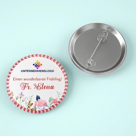 Personalisiertes Button mit Logo, Namen und Botschaft