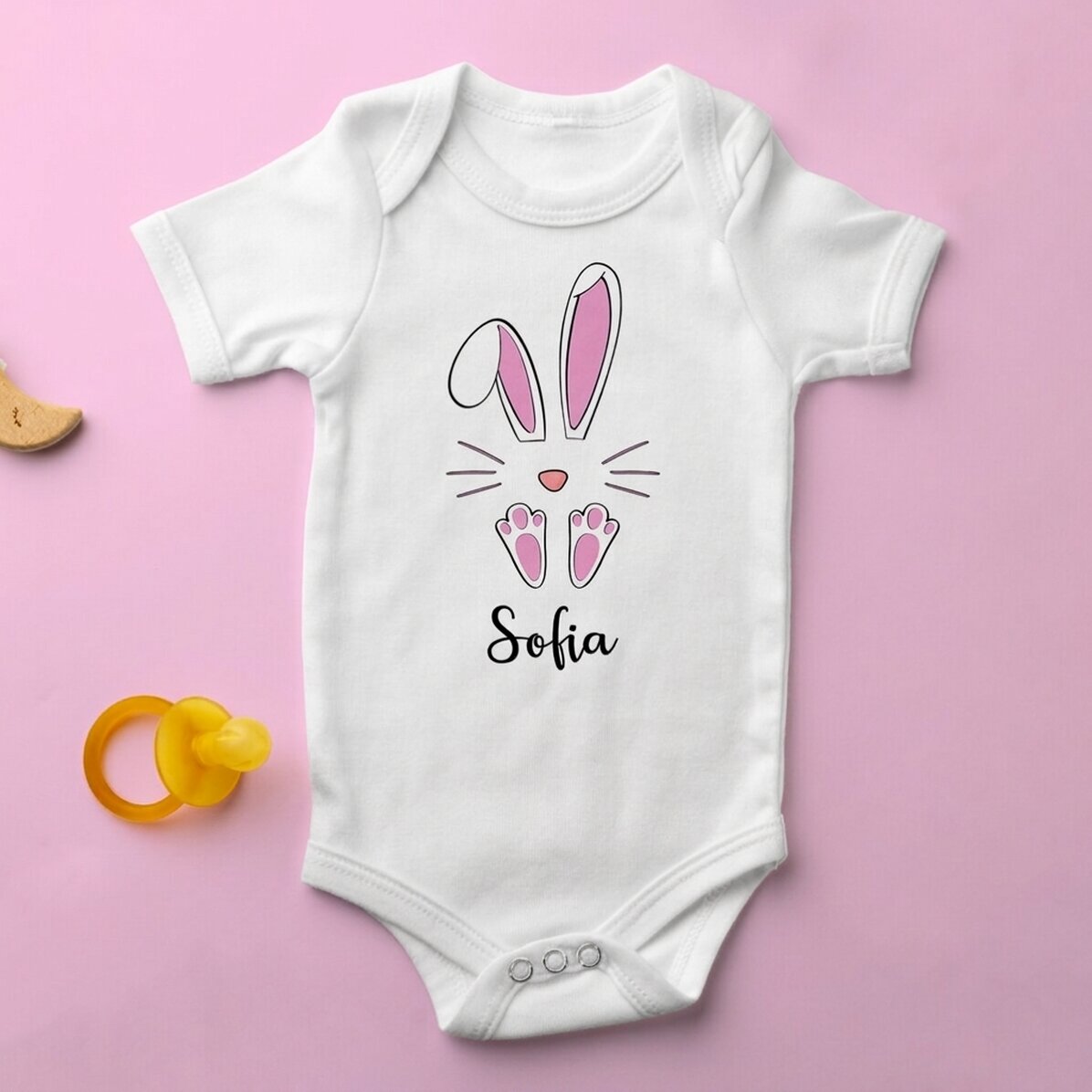 Personalisierter Baby-Body mit Namen – Osterhase